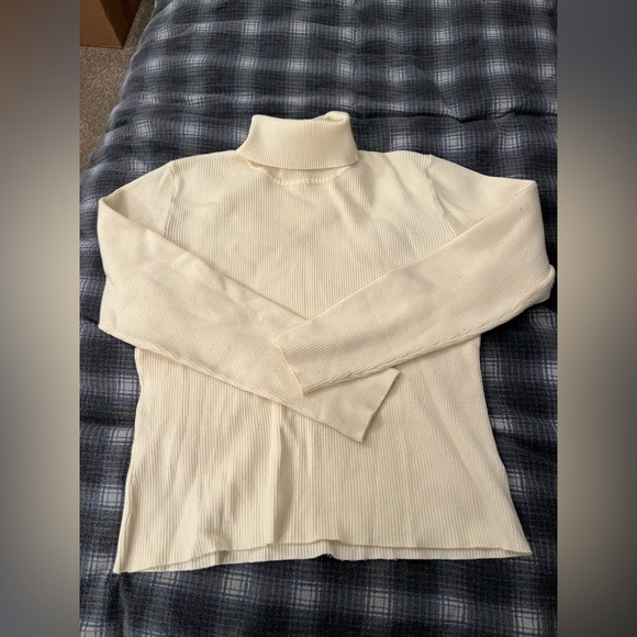 Like new East West turtleneck sweater - Picture 1 of 2